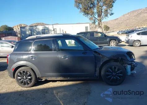 2018 Mini Countryman Cooper S z USA, uszkodzony, nr VIN WMZYT3C34J3E93637